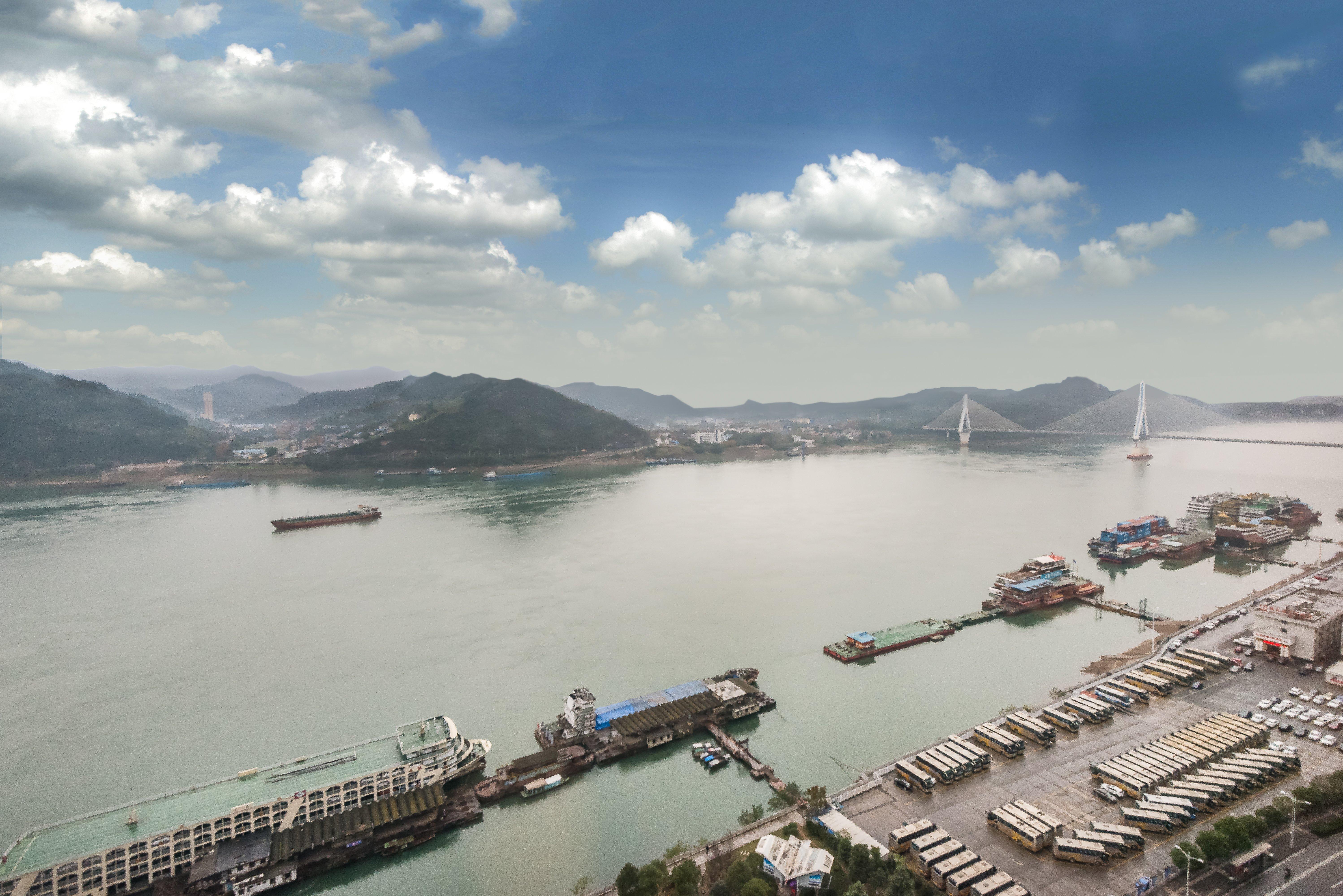 Crowne Plaza Yichang By Ihg Exterior photo