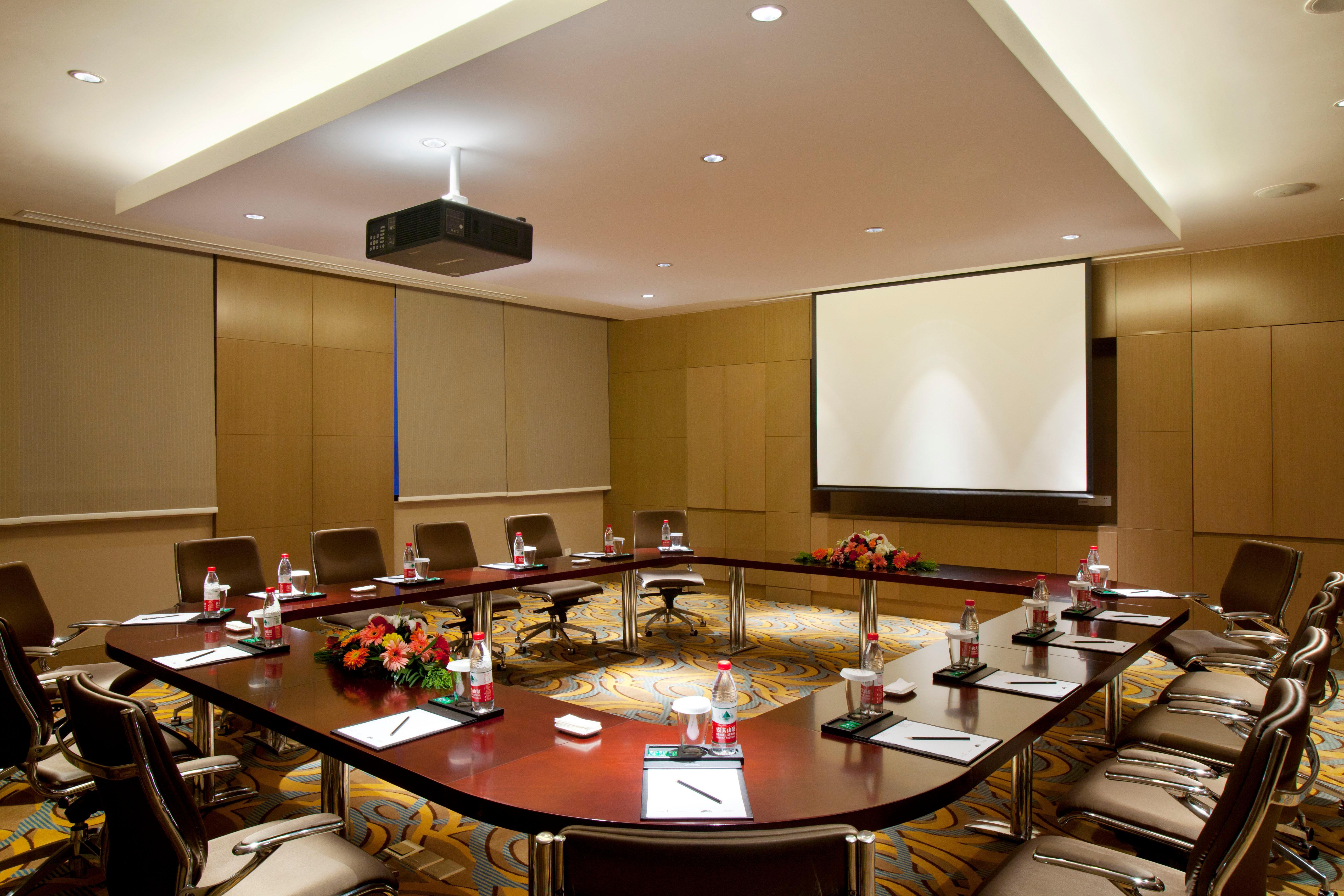 Crowne Plaza Yichang By Ihg Exterior photo
