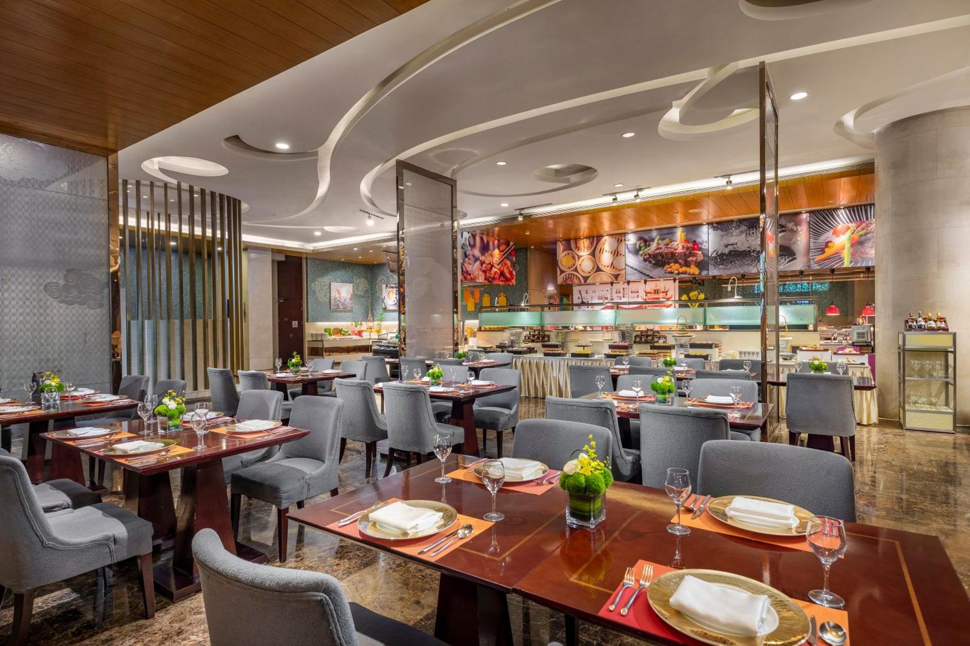 Crowne Plaza Yichang By Ihg Exterior photo