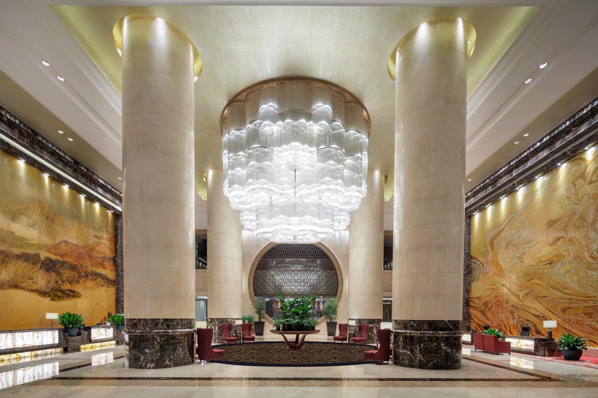 Crowne Plaza Yichang By Ihg Exterior photo