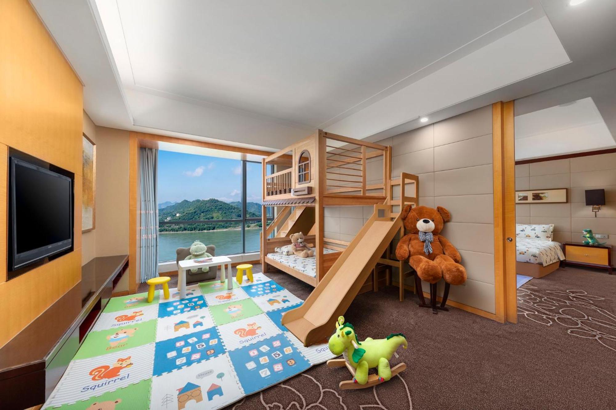 Crowne Plaza Yichang By Ihg Exterior photo