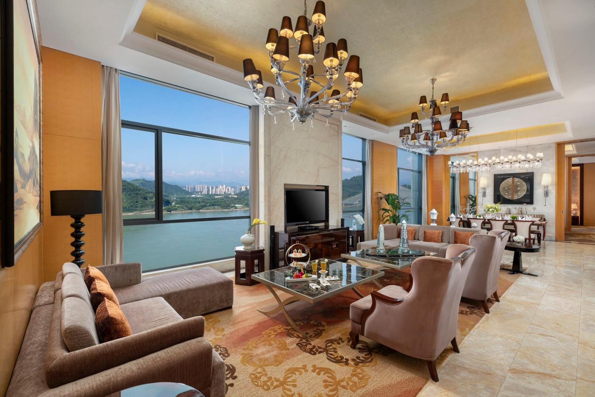 Crowne Plaza Yichang By Ihg Exterior photo
