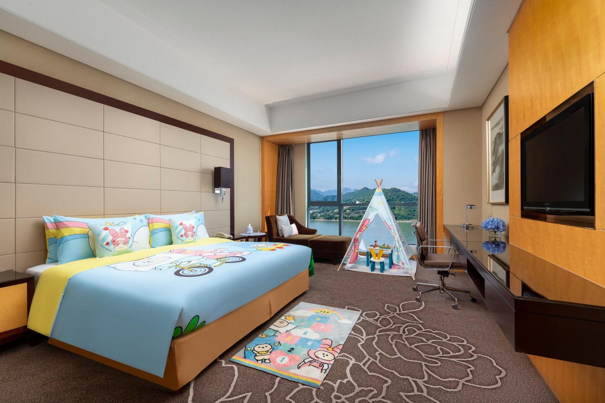 Crowne Plaza Yichang By Ihg Exterior photo
