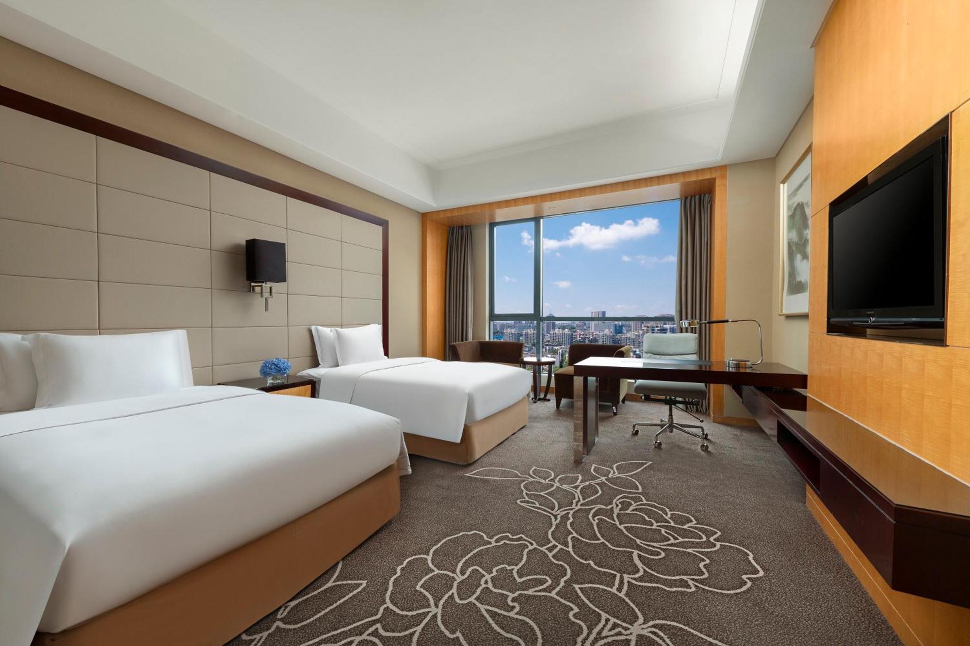 Crowne Plaza Yichang By Ihg Exterior photo