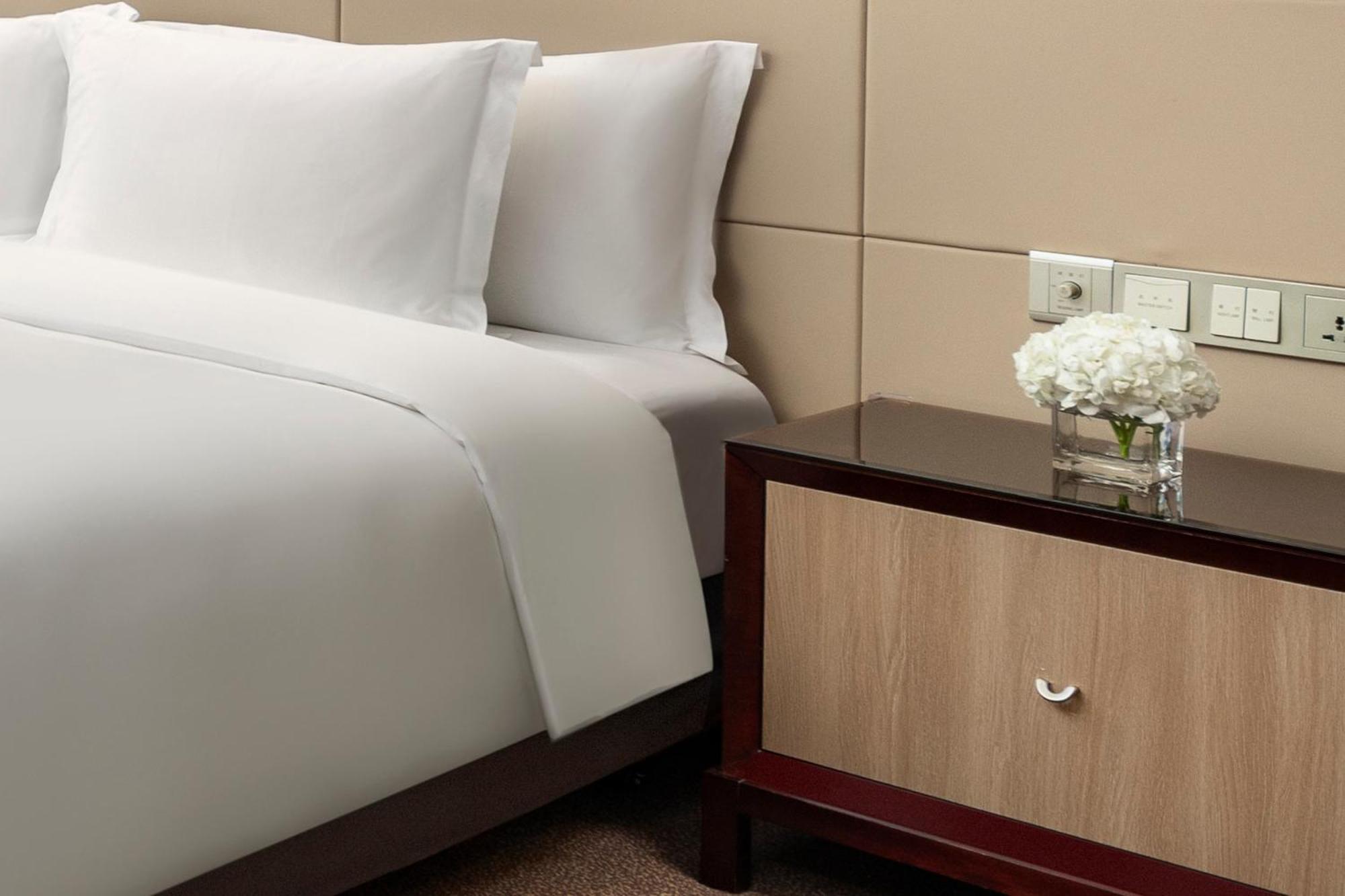 Crowne Plaza Yichang By Ihg Exterior photo